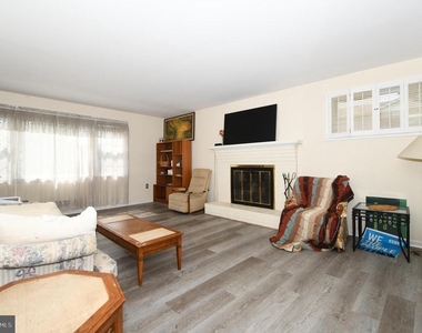 9221 Davidson Street - Photo Thumbnail 5