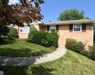9221 Davidson Street - Photo Thumbnail 2