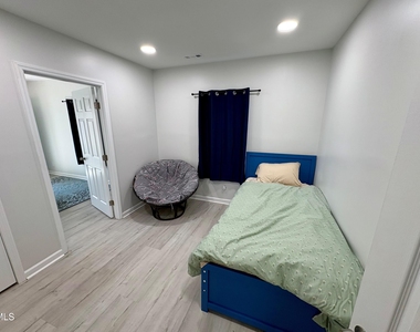 4309 S Alston Avenue - Photo Thumbnail 9