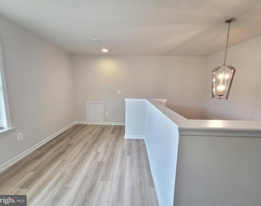 22320 Plover Street - Photo Thumbnail 8