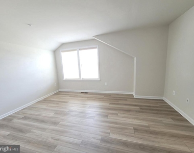 22320 Plover Street - Photo Thumbnail 5