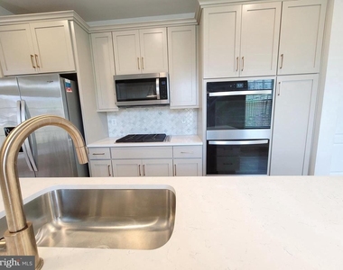 22320 Plover Street - Photo Thumbnail 4