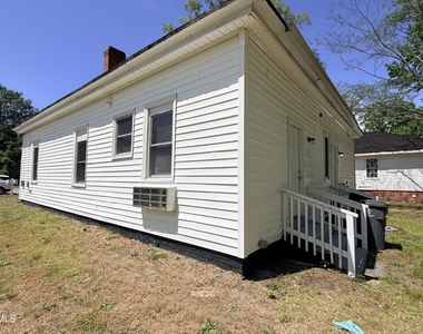 817 Arlington Street - Photo Thumbnail 3