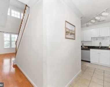 7 Booth Street - Photo Thumbnail 8