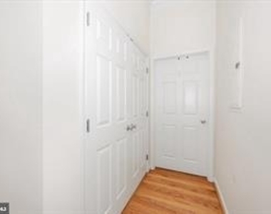 7 Booth Street - Photo Thumbnail 10