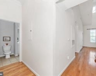 7 Booth Street - Photo Thumbnail 9