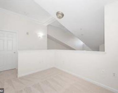 7 Booth Street - Photo Thumbnail 27