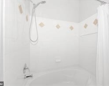 7 Booth Street - Photo Thumbnail 18