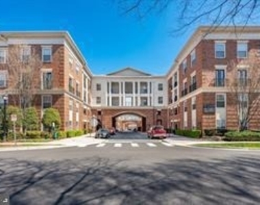7 Booth Street - Photo Thumbnail 1