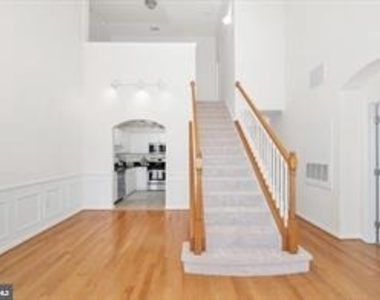 7 Booth Street - Photo Thumbnail 25