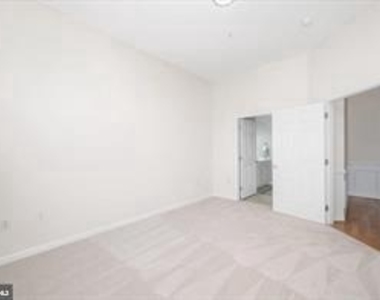 7 Booth Street - Photo Thumbnail 14