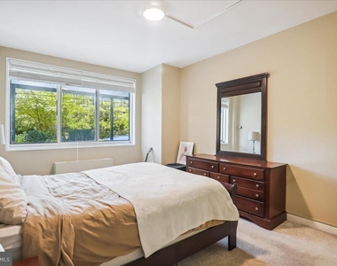10500 Rockville Pik - Photo Thumbnail 12