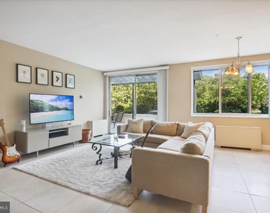 10500 Rockville Pik - Photo Thumbnail 4