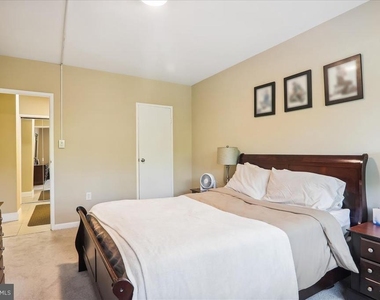 10500 Rockville Pik - Photo Thumbnail 10