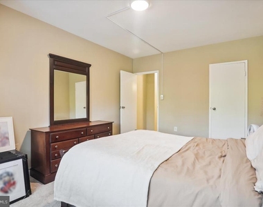 10500 Rockville Pik - Photo Thumbnail 9