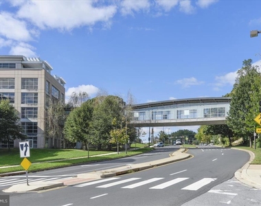 10500 Rockville Pik - Photo Thumbnail 37