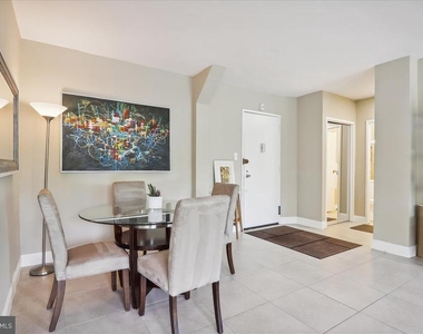 10500 Rockville Pik - Photo Thumbnail 5