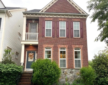 22920 Turtle Rock Terrace - Photo Thumbnail 2