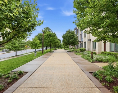 6924 Rockledge Drive - Photo Thumbnail 4