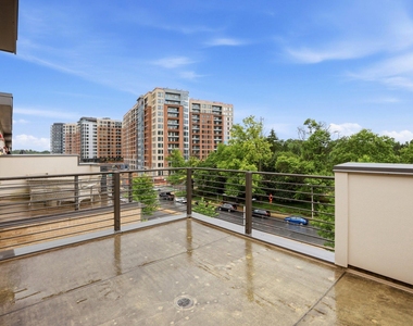 6924 Rockledge Drive - Photo Thumbnail 36