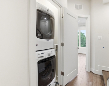 6924 Rockledge Drive - Photo Thumbnail 19