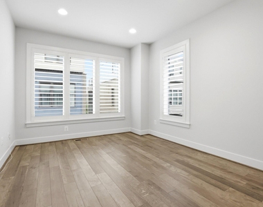 6924 Rockledge Drive - Photo Thumbnail 20