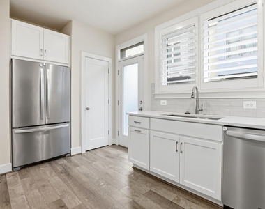 6924 Rockledge Drive - Photo Thumbnail 15