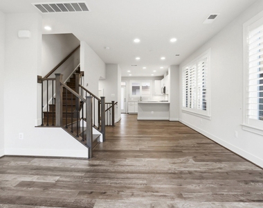 6924 Rockledge Drive - Photo Thumbnail 11