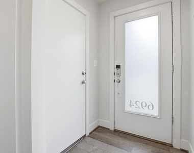 6924 Rockledge Drive - Photo Thumbnail 5