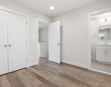 6924 Rockledge Drive - Photo Thumbnail 34