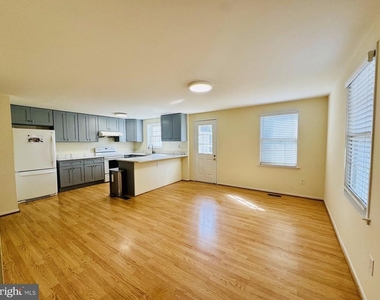 12146 Bentridge Place - Photo Thumbnail 11