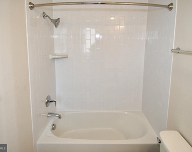16301 Columbus Avenue - Photo Thumbnail 37
