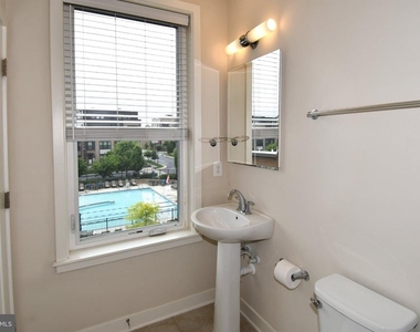 16301 Columbus Avenue - Photo Thumbnail 28