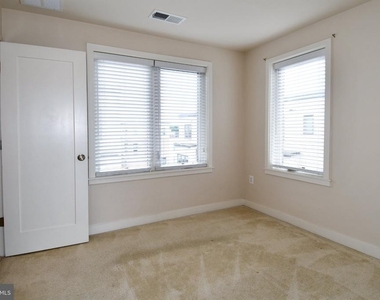 16301 Columbus Avenue - Photo Thumbnail 32
