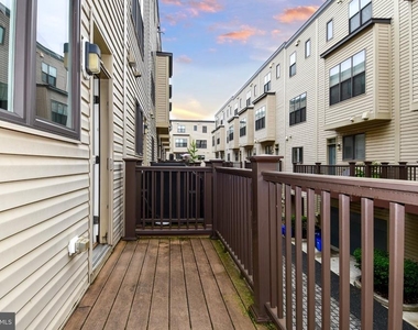 16301 Columbus Avenue - Photo Thumbnail 15
