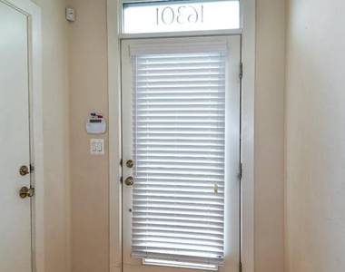 16301 Columbus Avenue - Photo Thumbnail 2