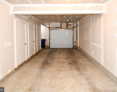 16301 Columbus Avenue - Photo Thumbnail 39