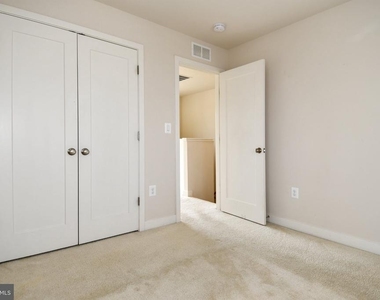 16301 Columbus Avenue - Photo Thumbnail 36