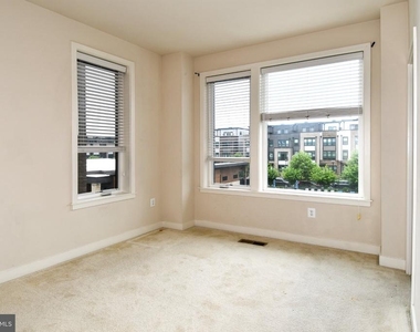 16301 Columbus Avenue - Photo Thumbnail 25