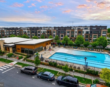 16301 Columbus Avenue - Photo Thumbnail 34
