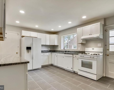 3303 Winnett Road - Photo Thumbnail 4