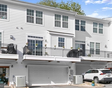 7207 Phelps Hill Court - Photo Thumbnail 43