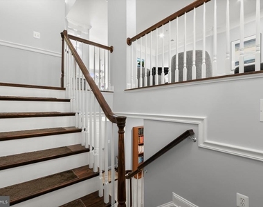 7207 Phelps Hill Court - Photo Thumbnail 7