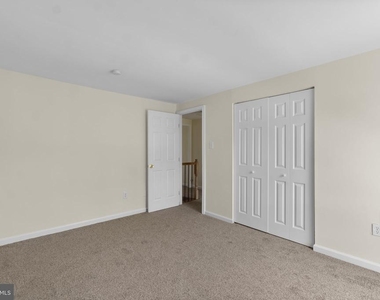 10289 Daystar Court - Photo Thumbnail 13
