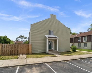 10289 Daystar Court - Photo Thumbnail 1