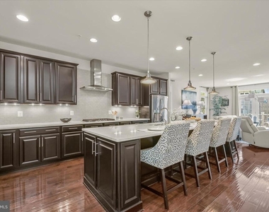 11285 Terrace Lane - Photo Thumbnail 15
