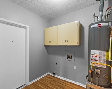 2205 Lanier Dr - Photo Thumbnail 11