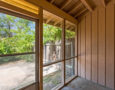2205 Lanier Dr - Photo Thumbnail 12