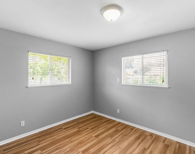 2205 Lanier Dr - Photo Thumbnail 9