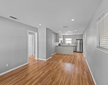 2205 Lanier Dr - Photo Thumbnail 2